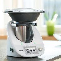 drop_img_thermomix_in_kitchen-001